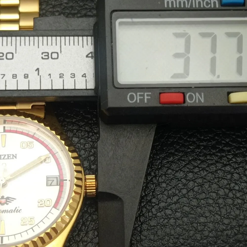 Vintage 1983 Citizen Automatic Mens Gold Watch W/daydate & Red accents
